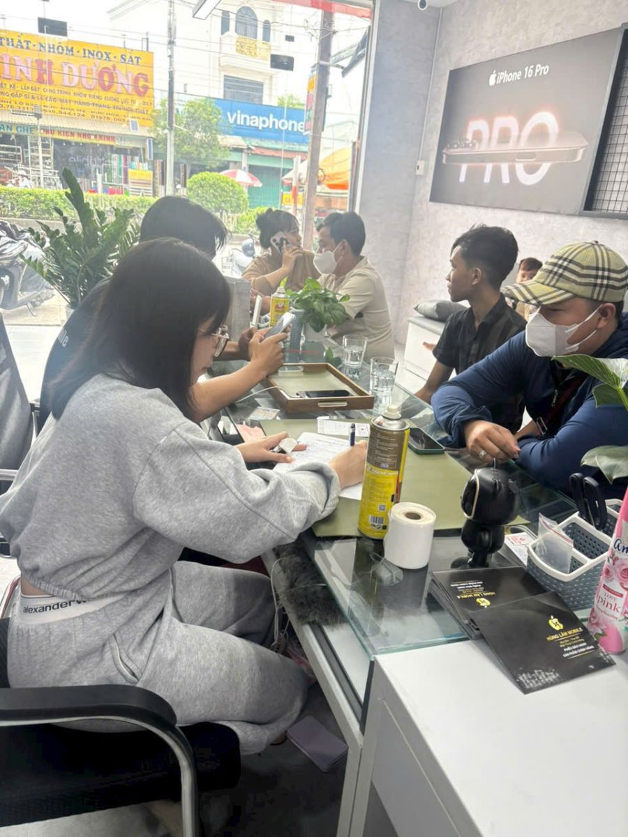 cửa hàng iPhone chính hãng Quận 10