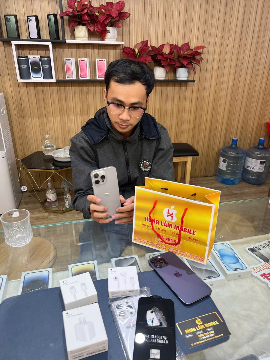 Giá iPhone 16 Pro Max